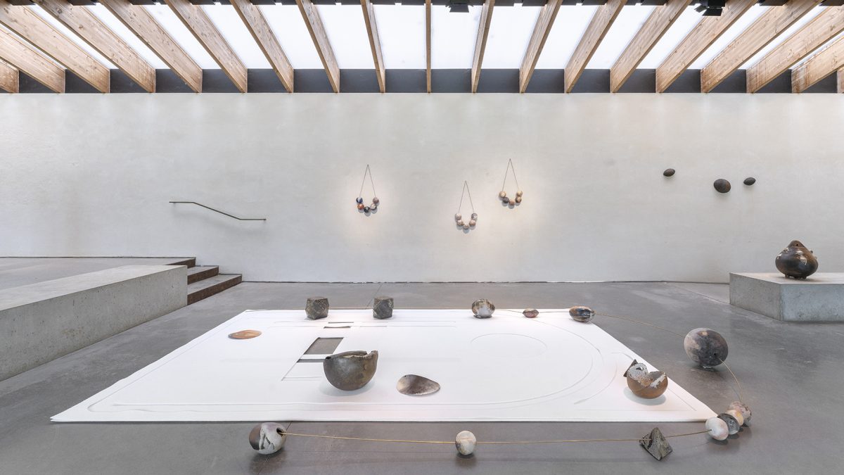 Eléonore False — Perles de terre