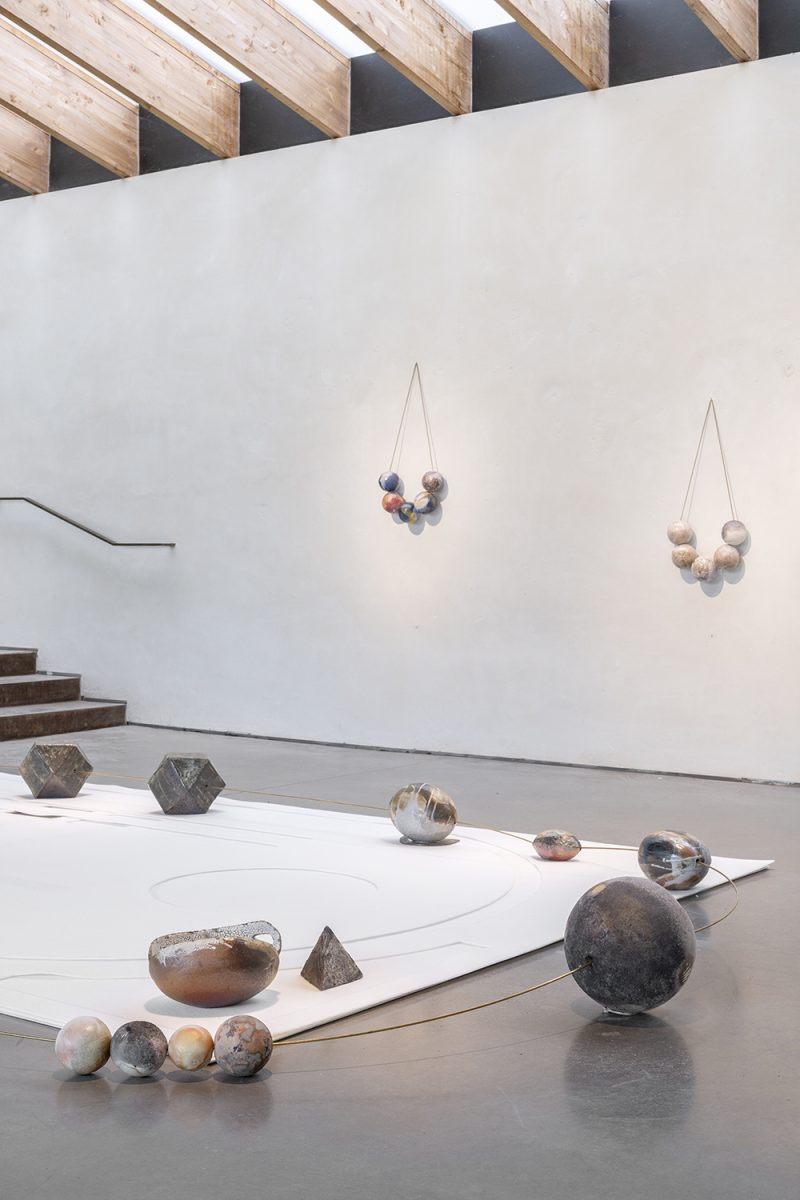 Eléonore False — Perles de terre